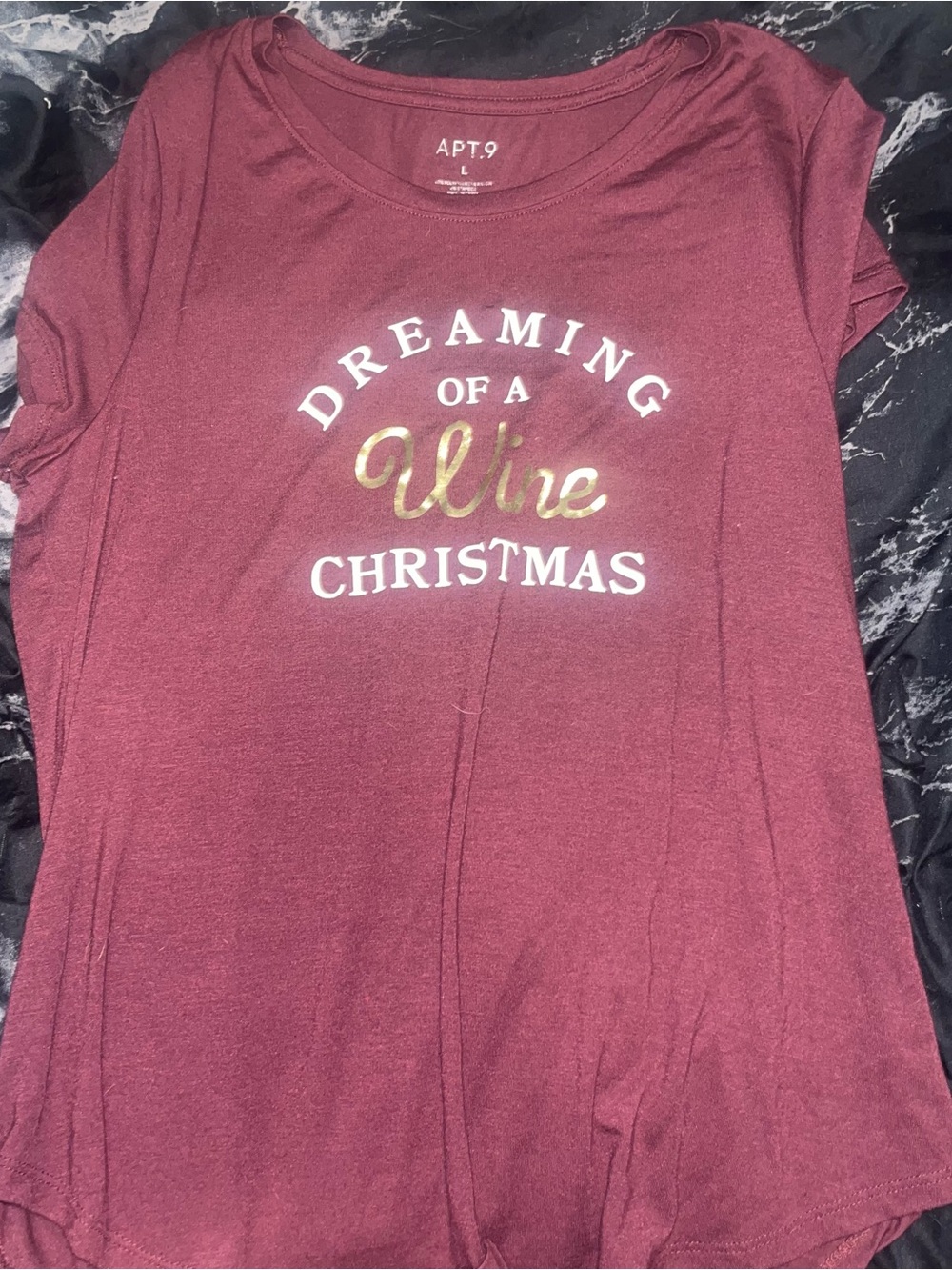 Apt. 9 Maroon 'Dreaming of a Wine Christmas' Tee size large